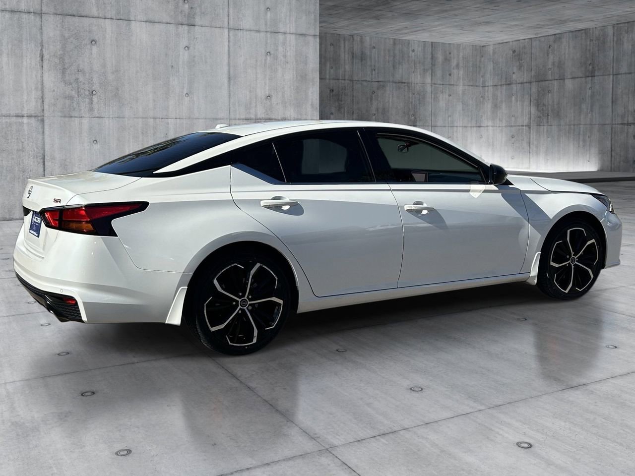 Used 2024 Nissan Altima 2.5 SR FWD image 5
