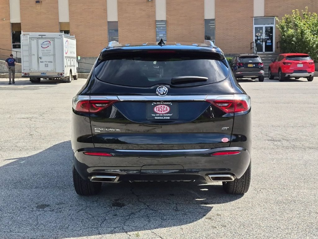 Used 2024 Buick Enclave Essence w/ Experience Buick Package AWD/4WD image 4