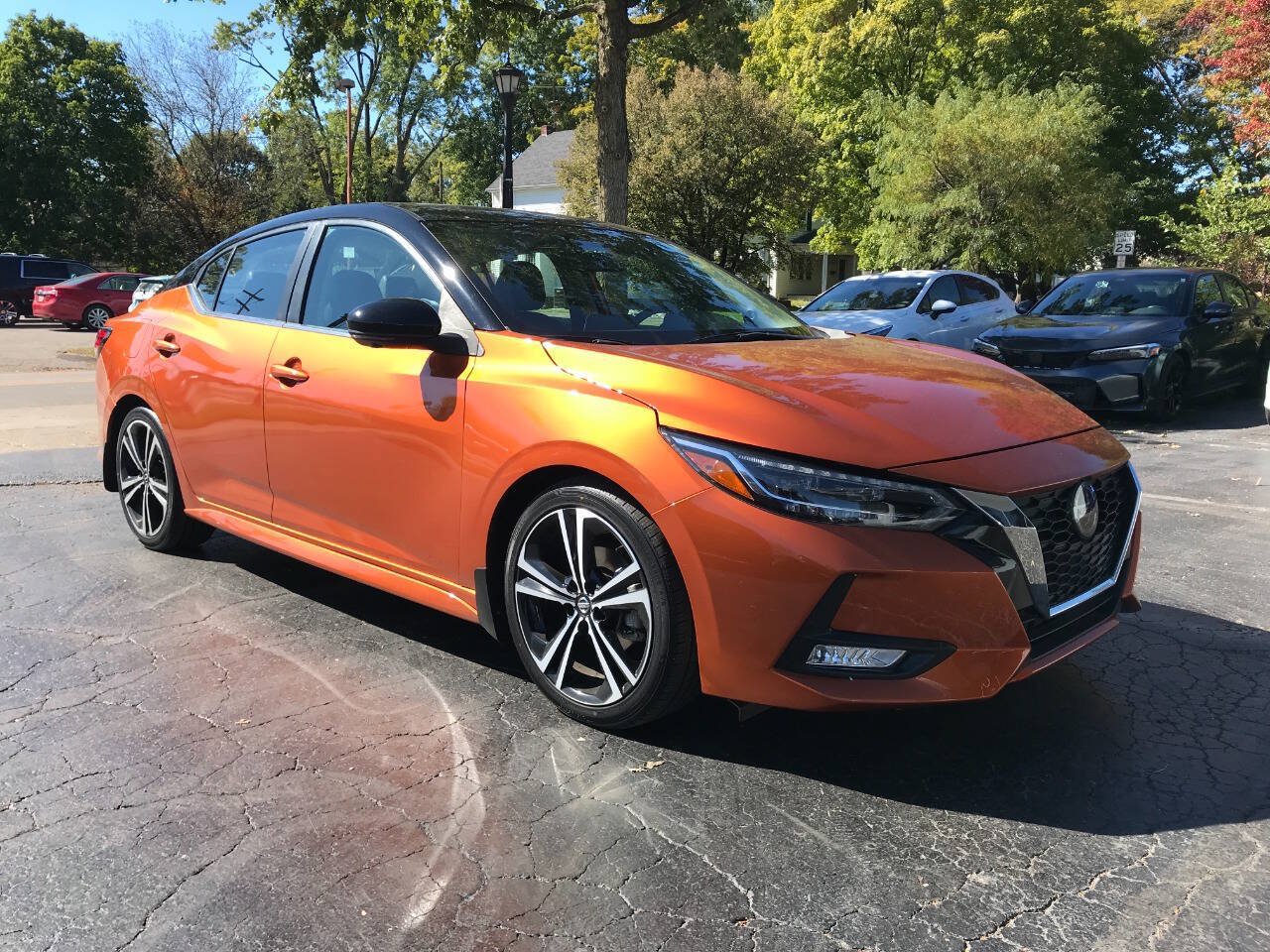 Used 2023 Nissan Sentra SR w/ SR Premium Package FWD image 2
