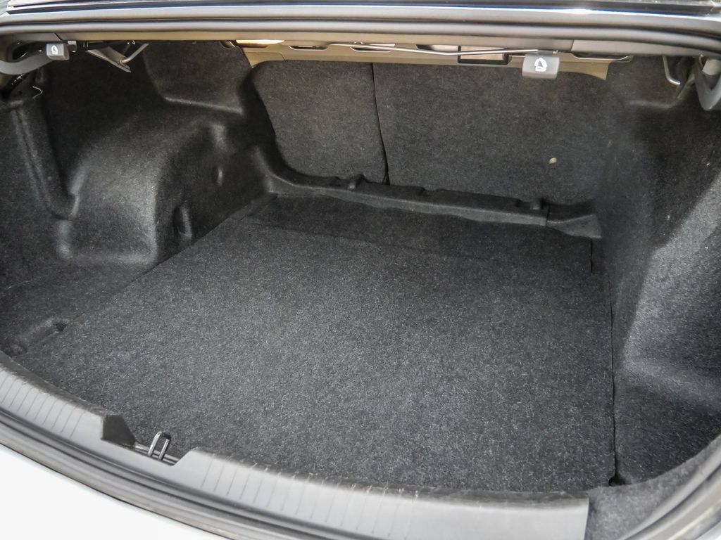 Used 2024 Chevrolet Malibu LT FWD image 12