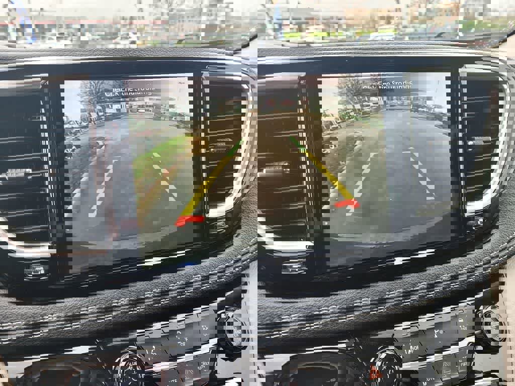 Used 2023 Chrysler Pacifica Touring-L image 10