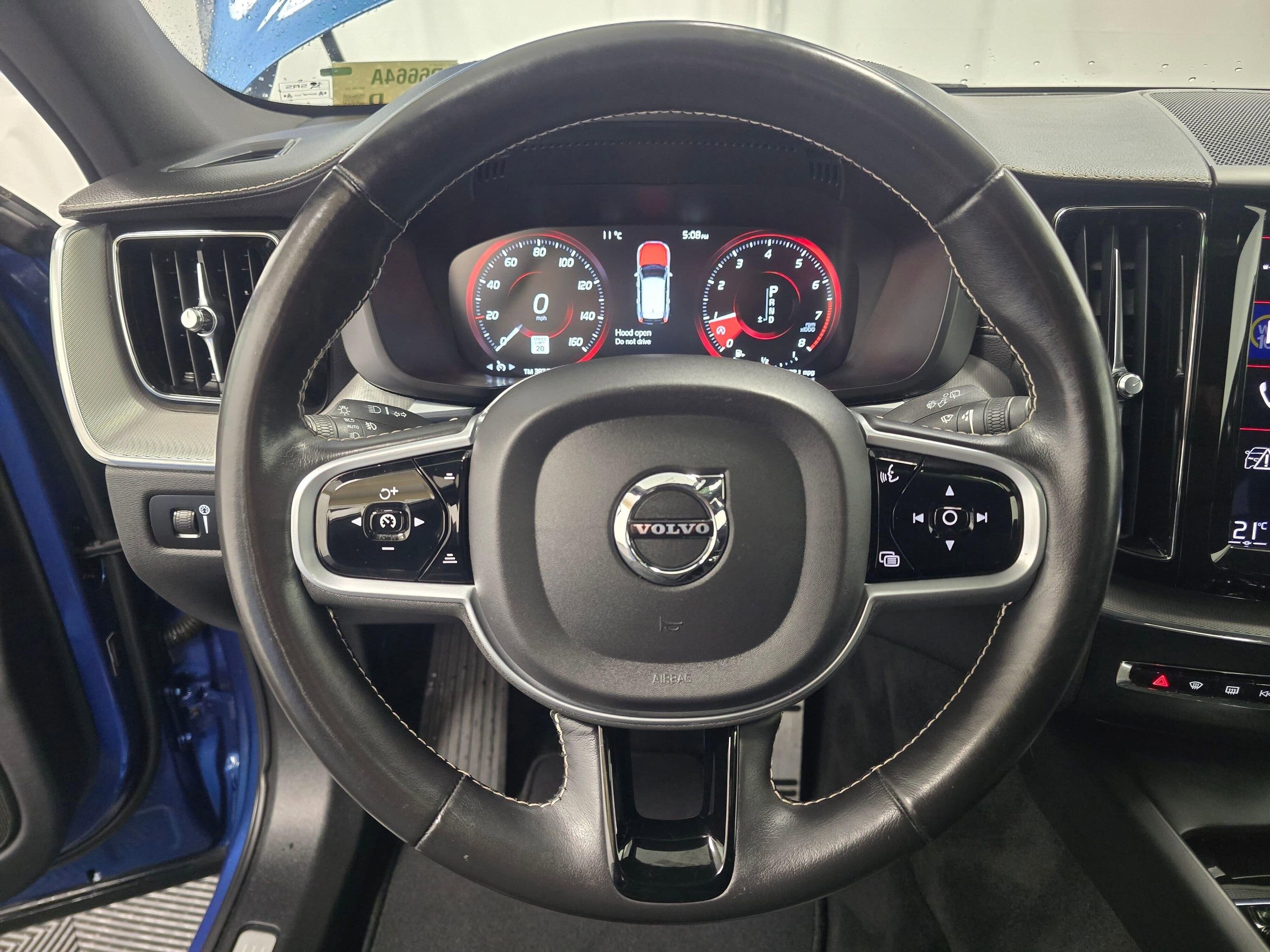 Used 2021 Volvo XC60 T5 R-Design w/ Protection Package Premier AWD/4WD image 13