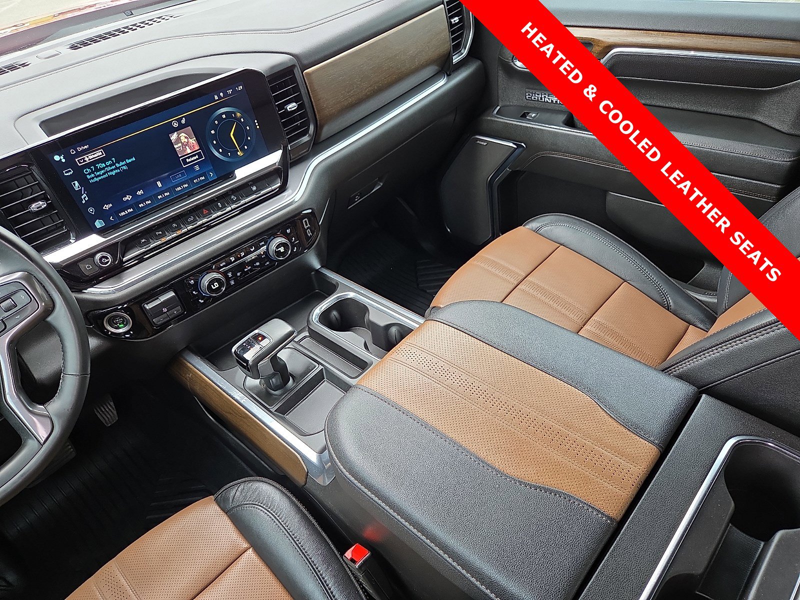Used 2024 Chevrolet Silverado 1500 High Country w/ Technology Package AWD/4WD image 12
