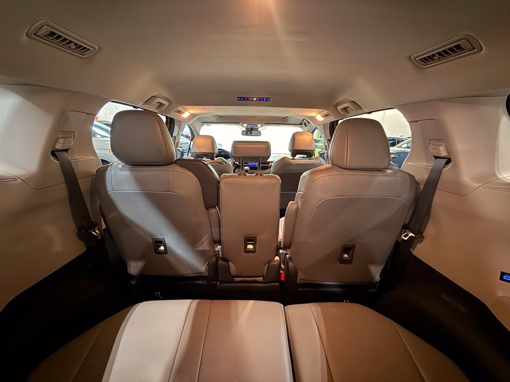 Used 2022 Toyota Sienna XLE FWD image 37