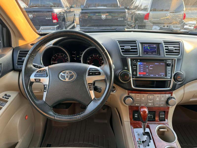 Used 2013 Toyota Highlander Limited image 20