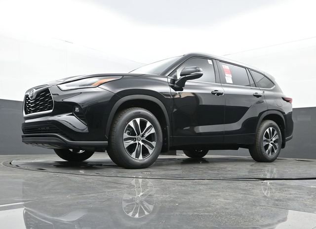 Used 2026 Toyota Highlander XLE image 28