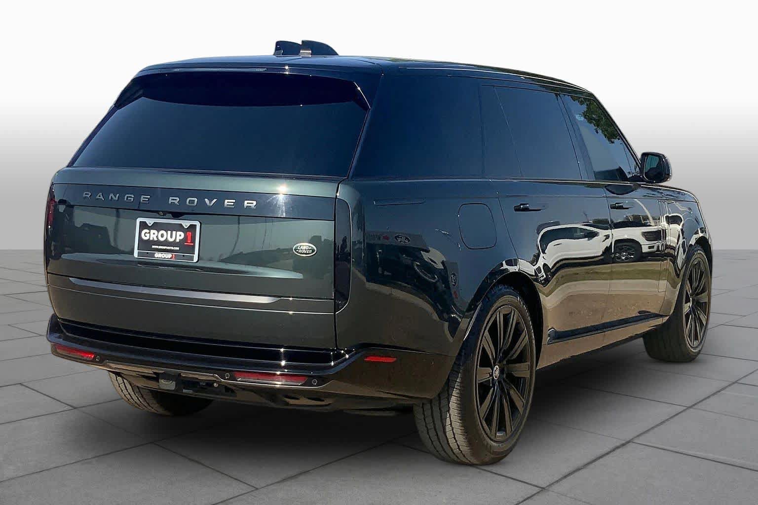 Used 2023 Land Rover Range Rover Long Wheelbase SE AWD/4WD image 13