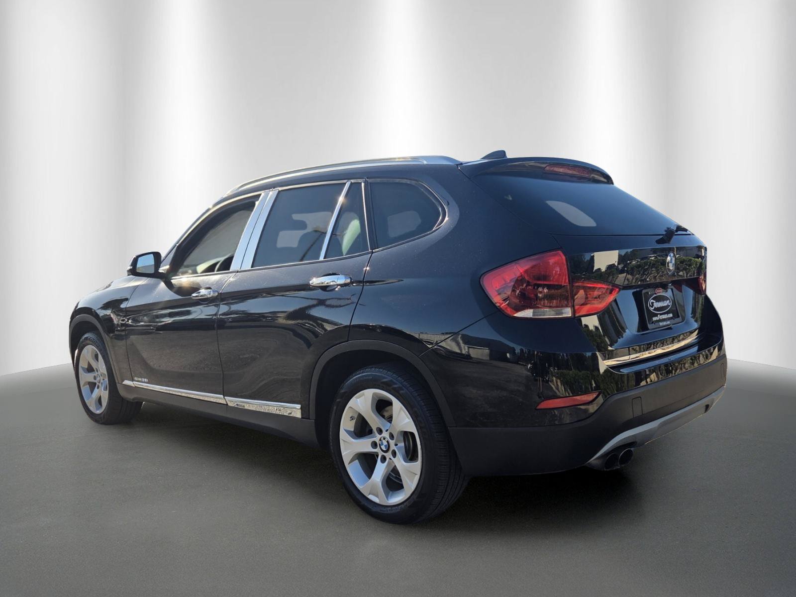 Used 2015 BMW X1 sDrive28i RWD image 5