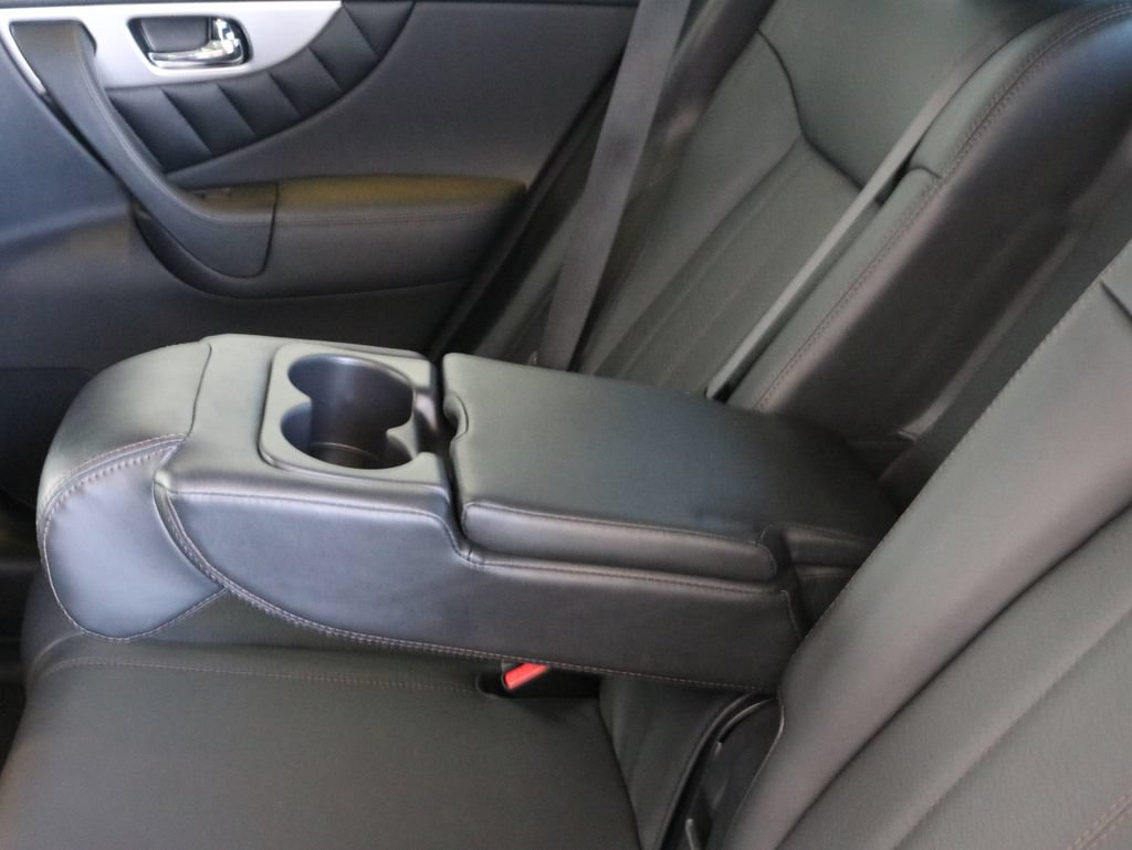 Used 2017 INFINITI QX70 AWD w/ Premium Package image 34