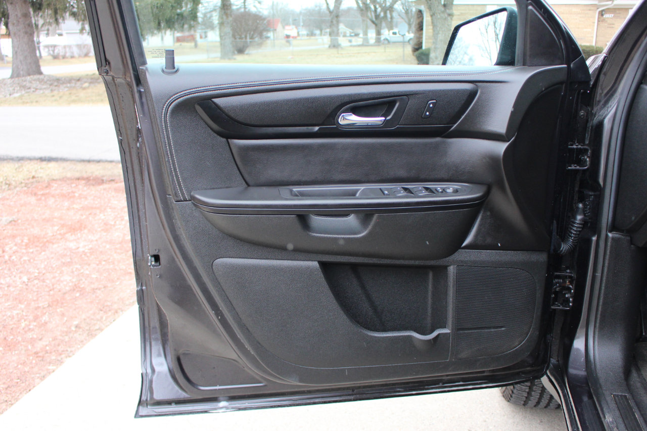 Used 2015 GMC Acadia SLE image 11