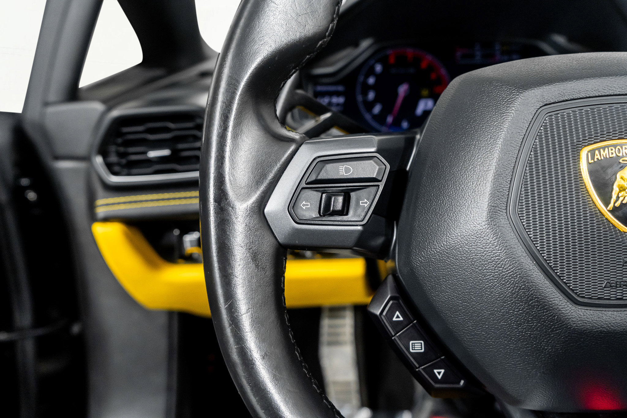 Used 2016 Lamborghini Huracan LP 610-4 image 41