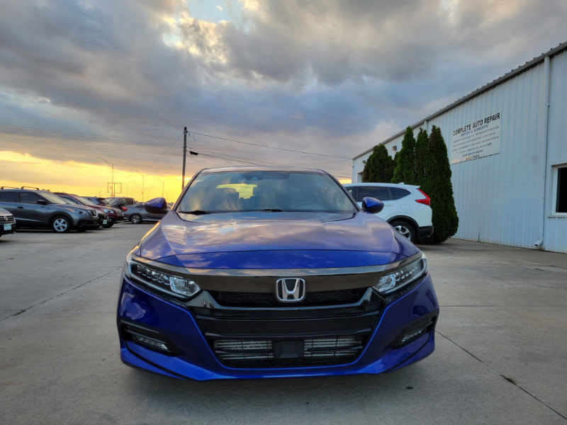 Used 2020 Honda Accord Sport image 2