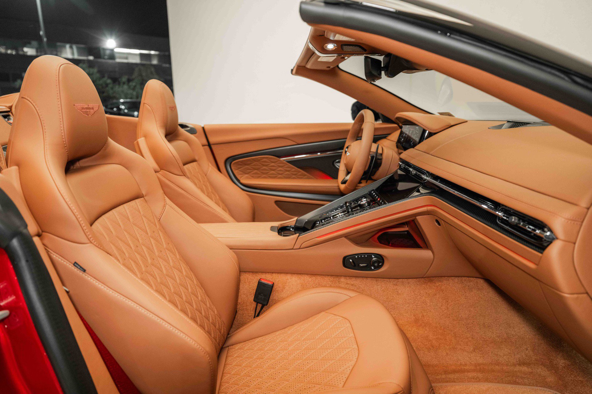 Used 2025 Aston Martin DB12 Convertible image 12