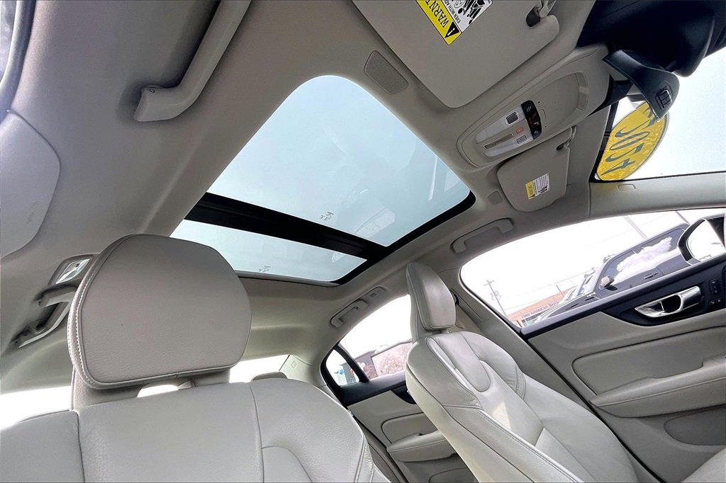 Used 2024 Volvo S60 B5 Plus image 20