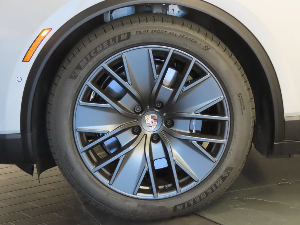 New 2026 Porsche Macan GTS Electric AWD/4WD image 11