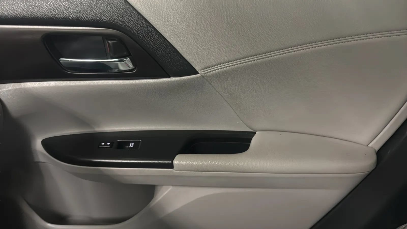 Used 2013 Honda Accord EX-L image 17