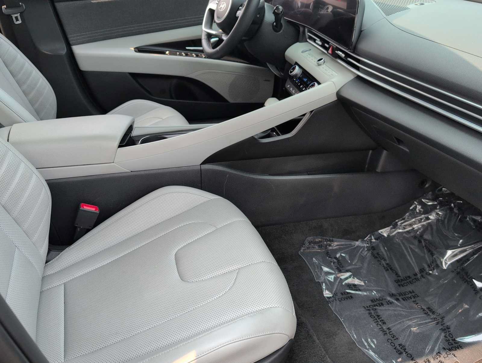 Used 2024 Hyundai Elantra Limited FWD image 22