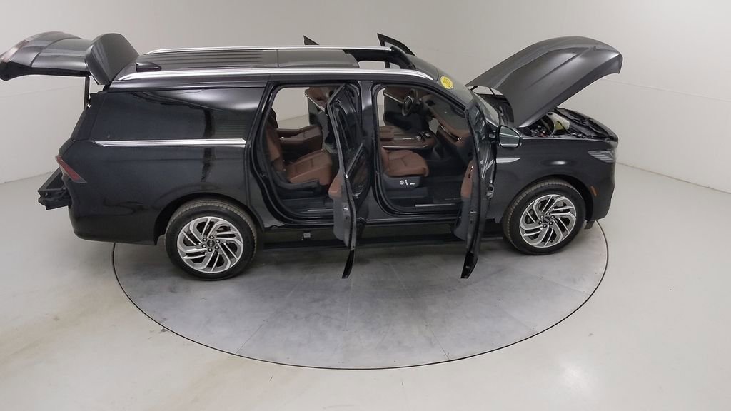 Used 2025 Lincoln Navigator L Reserve image 54