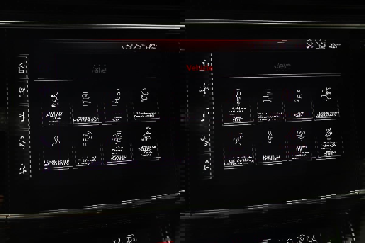 Used 2019 Audi Q8 Prestige image 32