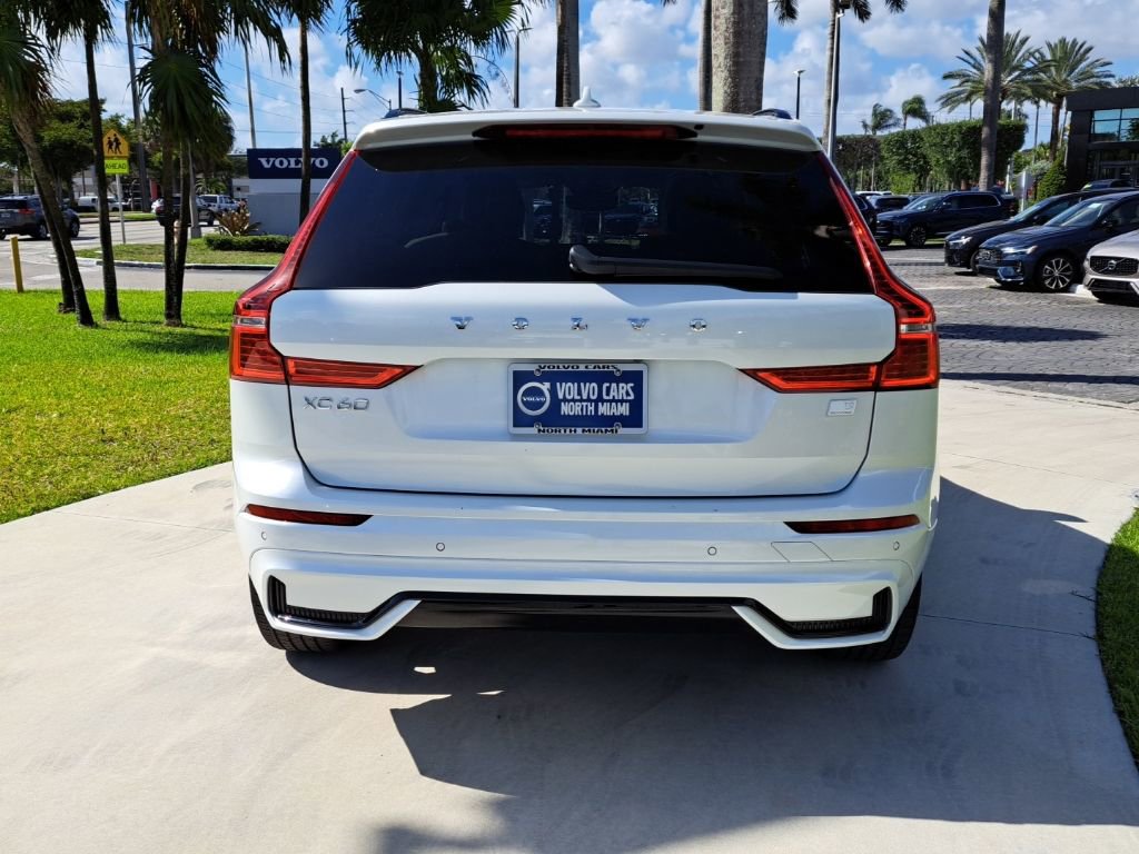 Used 2024 Volvo XC60 T8 Plus image 5