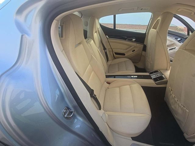 Used 2014 Porsche Panamera RWD image 11