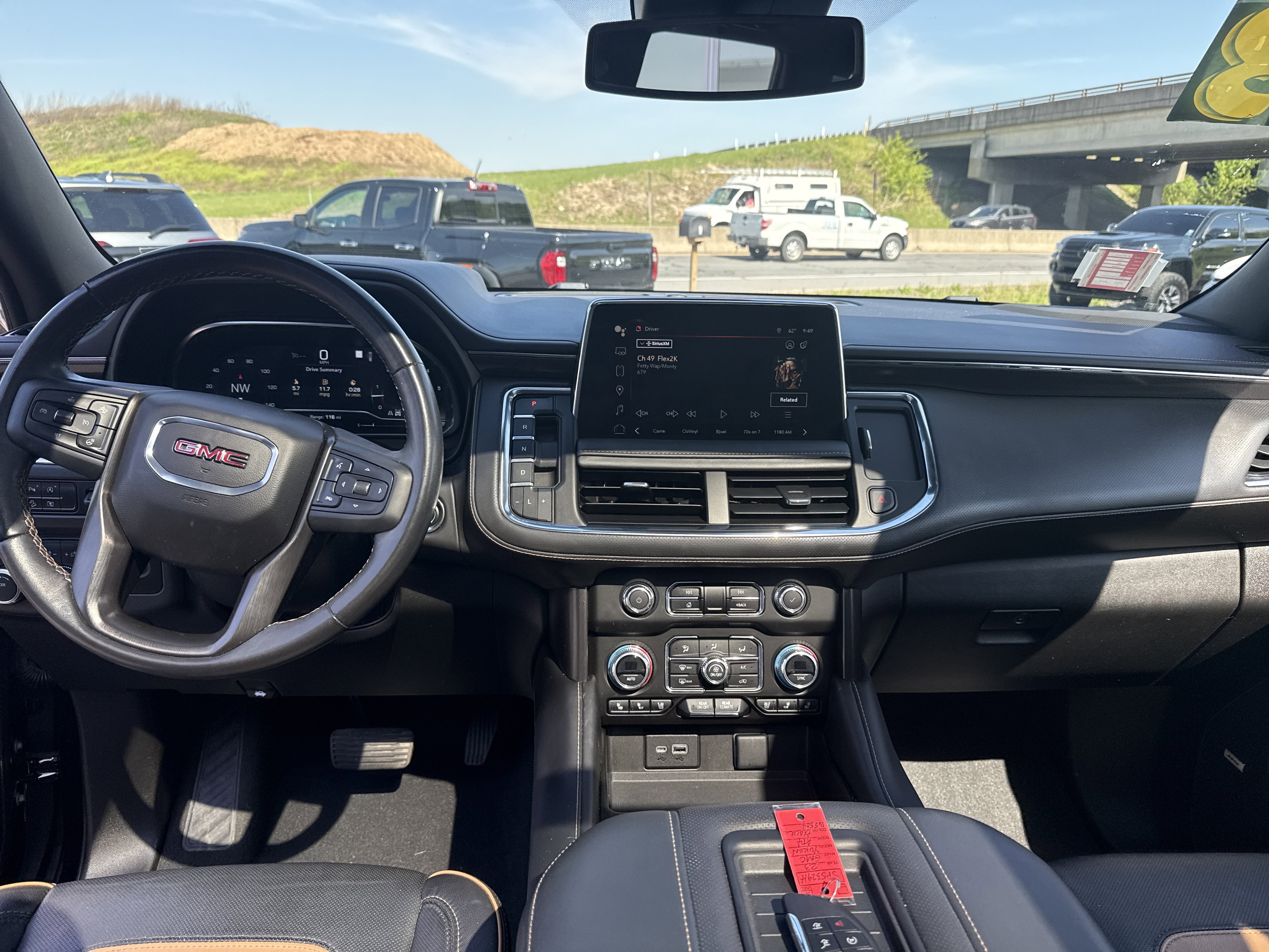Used 2023 GMC Yukon AT4 w/ AT4 Premium Package AWD/4WD image 17