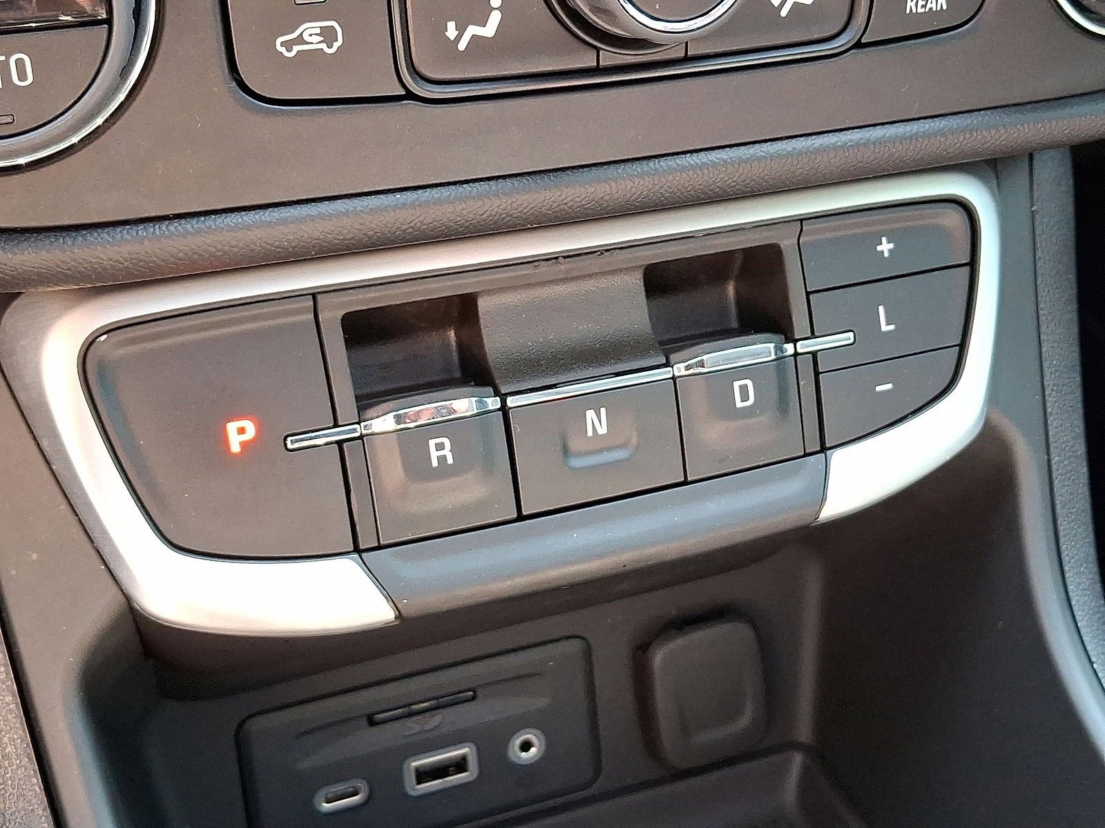 Certified 2023 GMC Terrain SLT w/ Infotainment Package II image 12