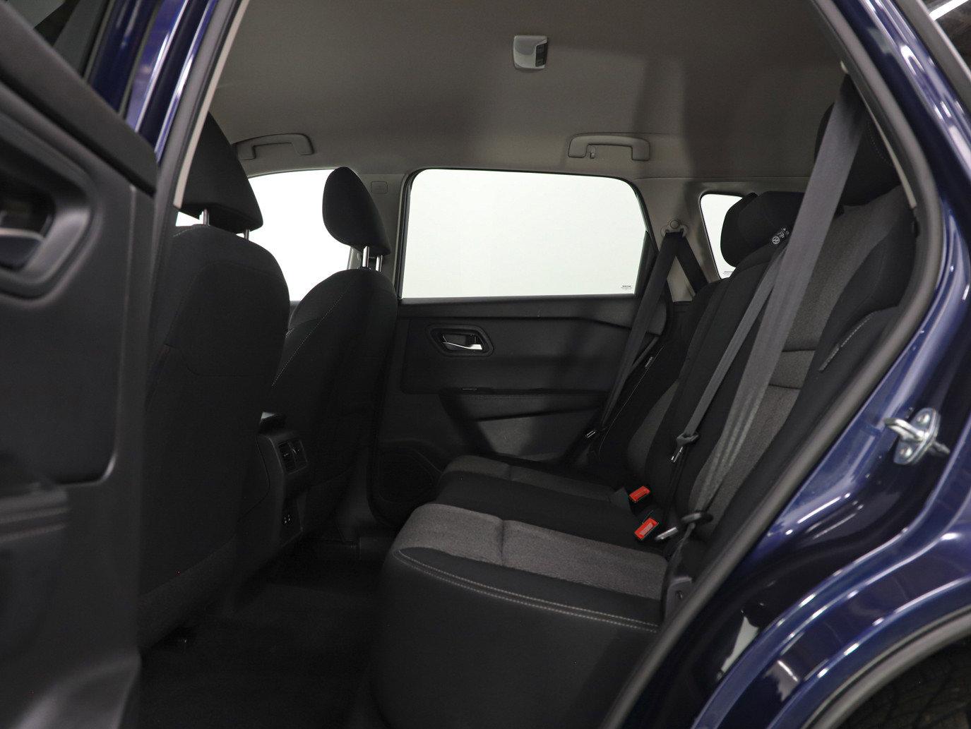 Used 2025 Nissan Rogue SV AWD/4WD image 20