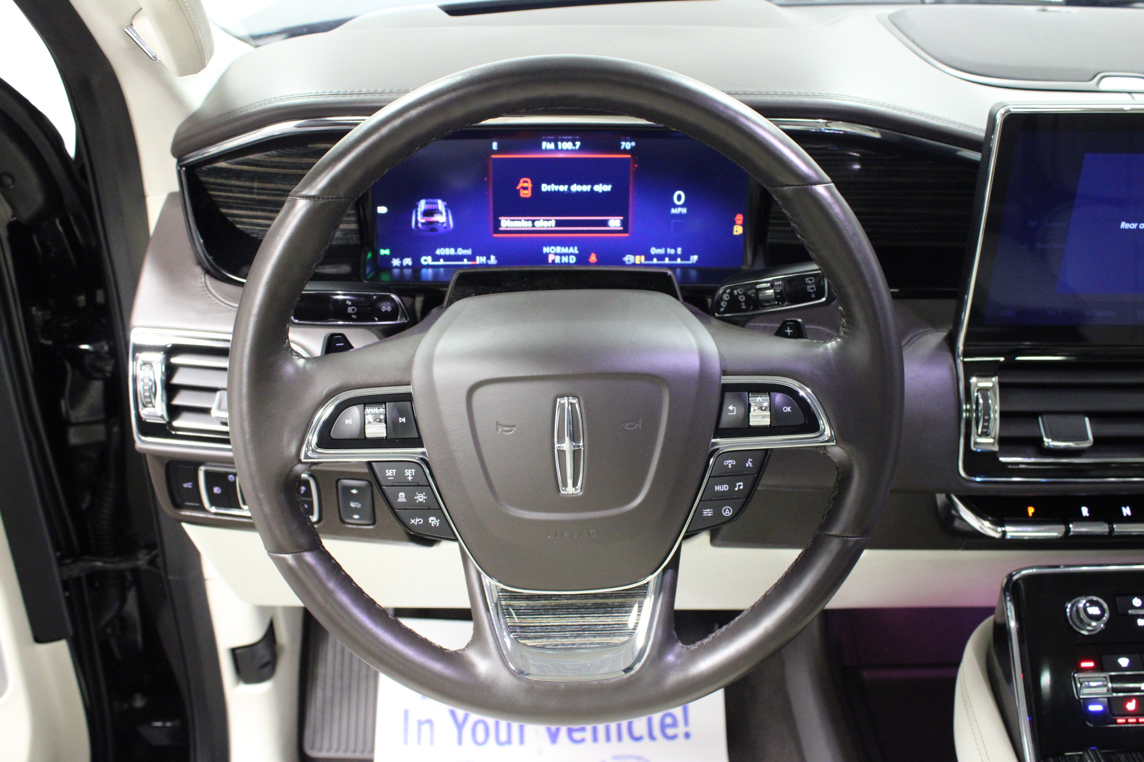 Used 2024 Lincoln Navigator Black Label image 18