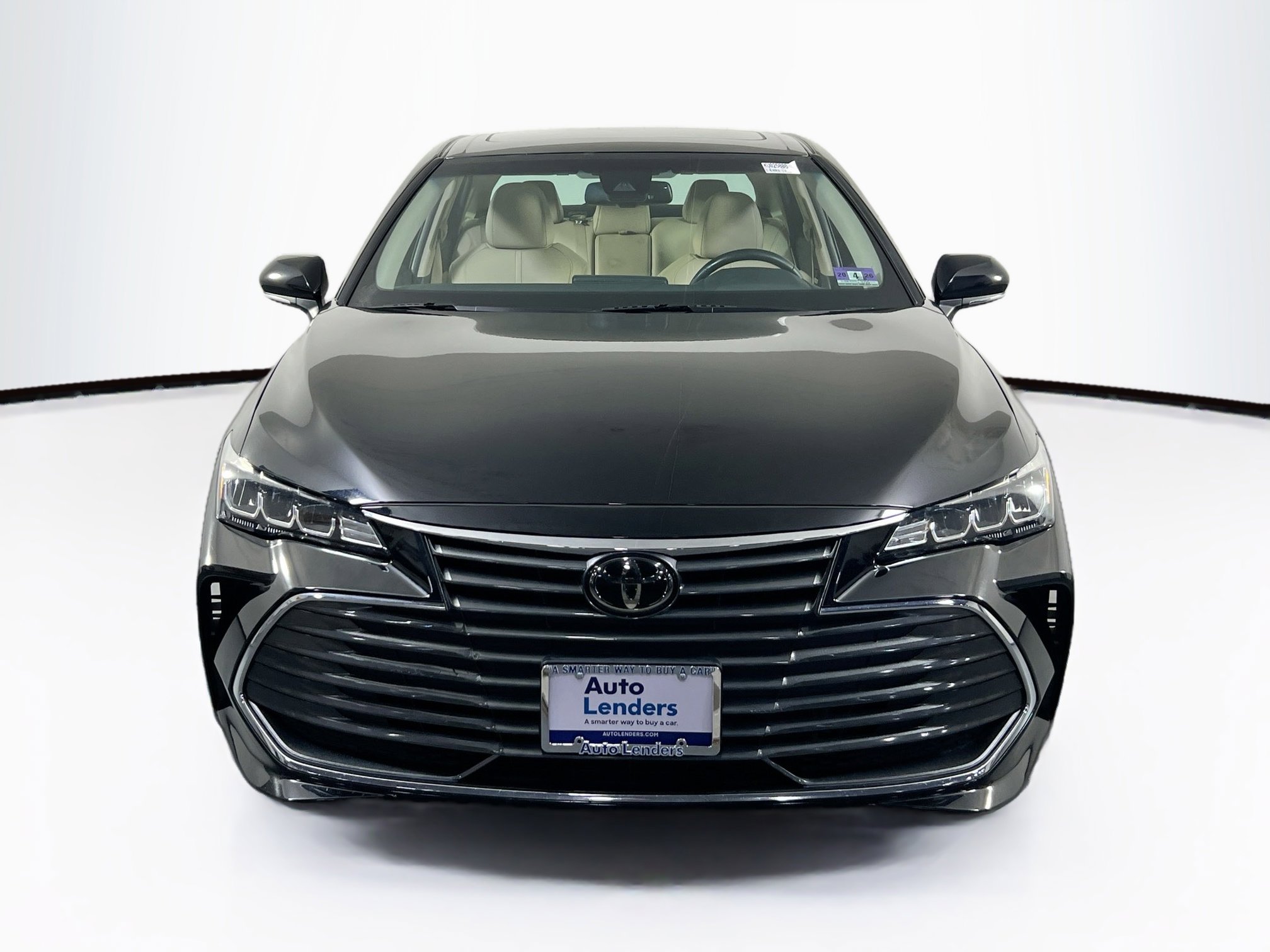 Used 2019 Toyota Avalon XLE image 2