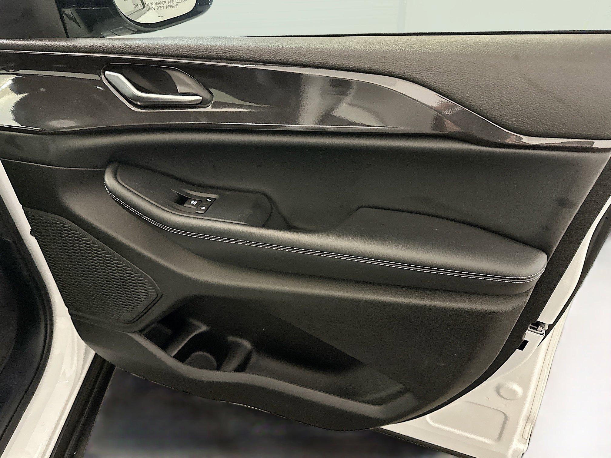 Used 2023 Jeep Grand Cherokee L Laredo image 35