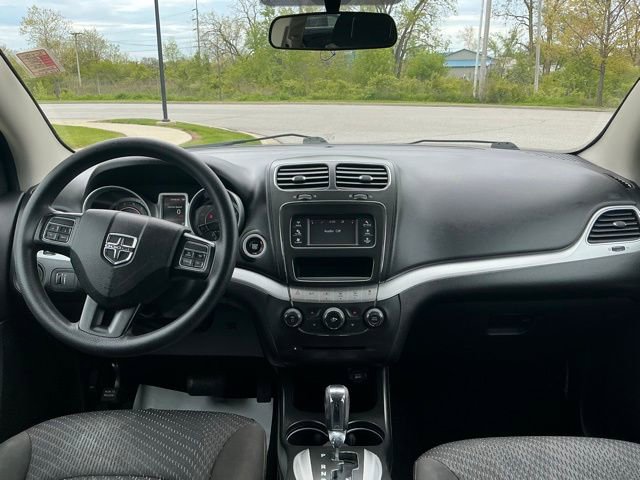 Used 2017 Dodge Journey SE w/ Flexible Seating Group FWD image 18