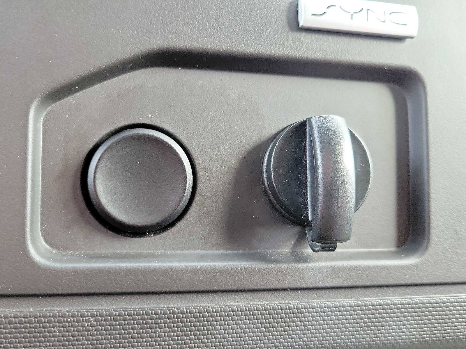 Used 2017 Ford E-350 and Econoline 350 Super Duty w/ Power Windows & Locks Group image 21