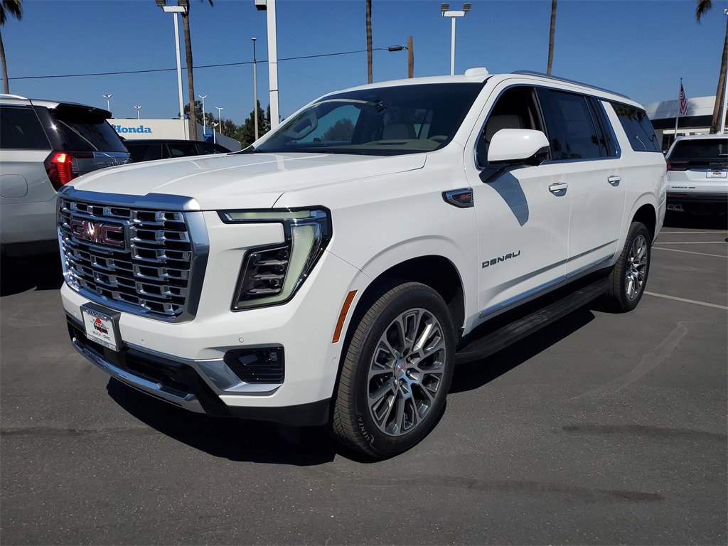 New 2026 GMC Yukon XL Denali image 2