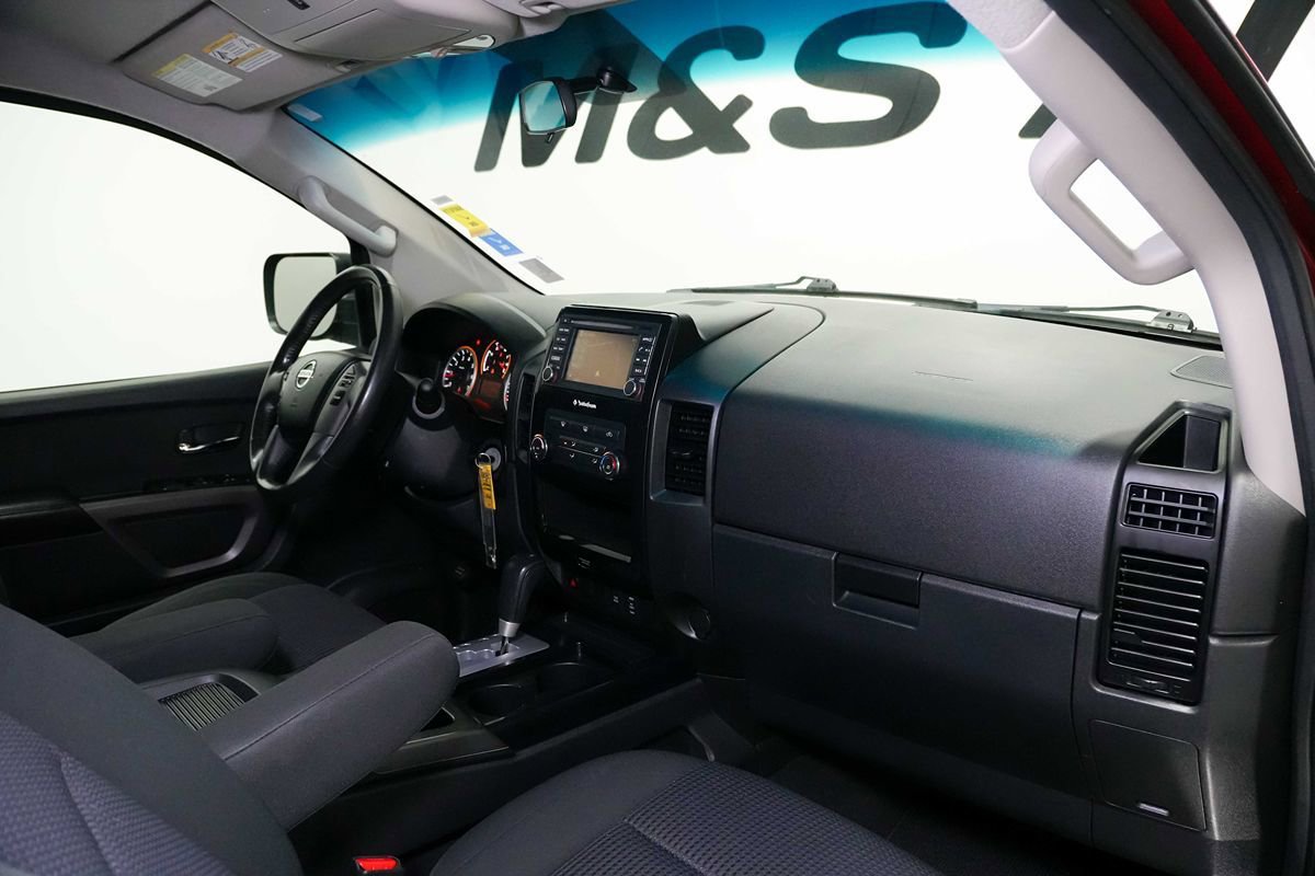 Used 2015 Nissan Titan SV RWD image 23