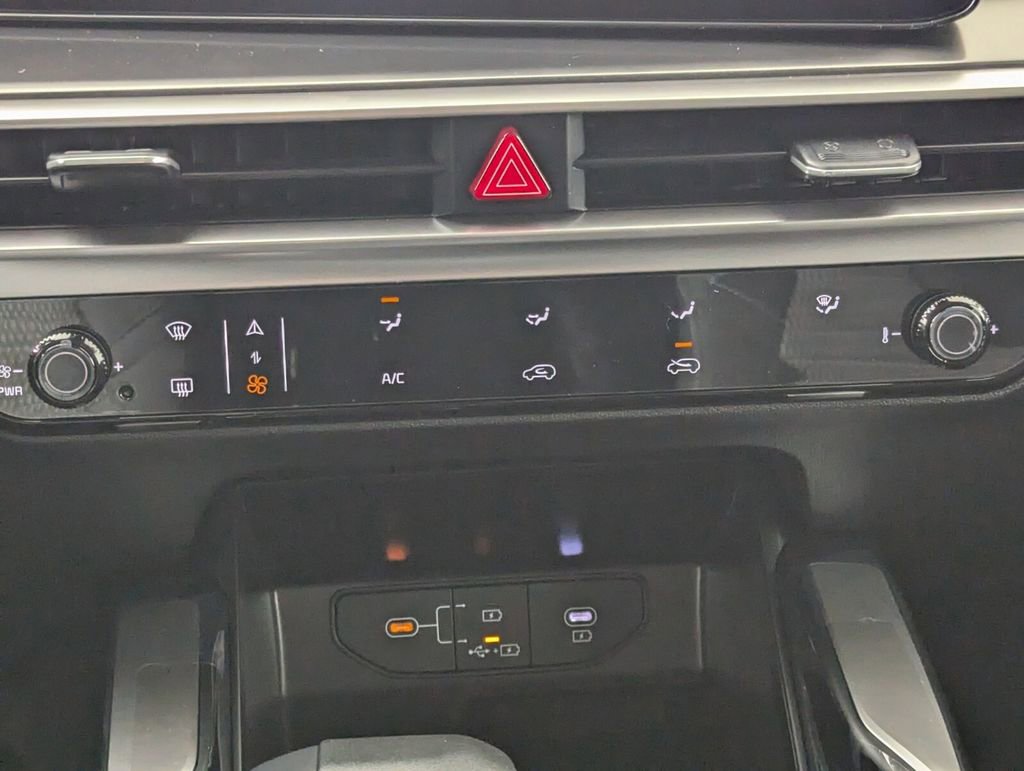 New 2025 Kia Sorento LX image 20