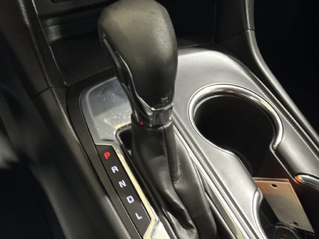 Used 2023 Chevrolet Equinox LT w/ LPO, Floor Liner Package FWD image 17