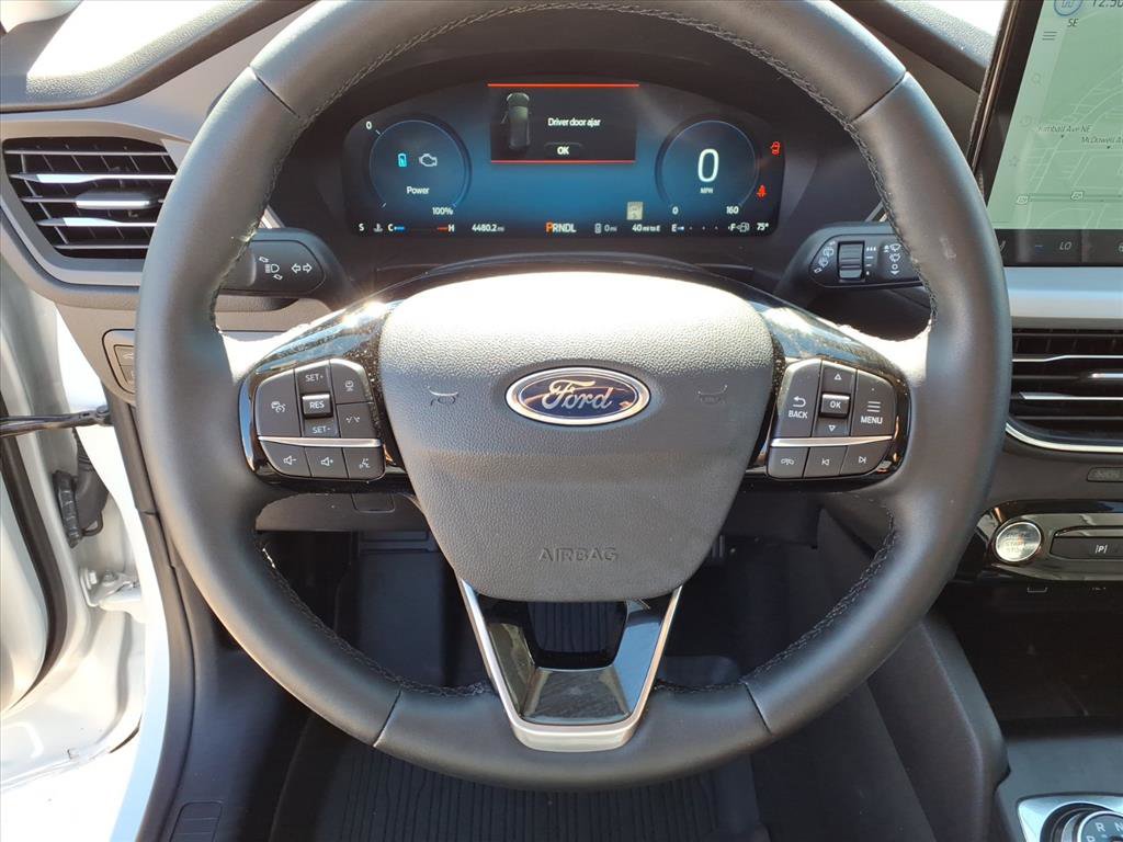 Used 2025 Ford Escape SE w/ PHEV Premium Package image 12