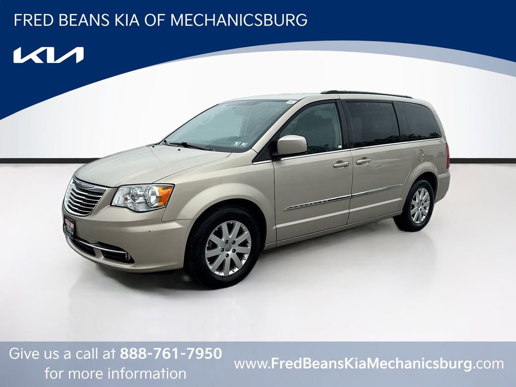 Used 2014 Chrysler Town & Country Touring FWD image 1