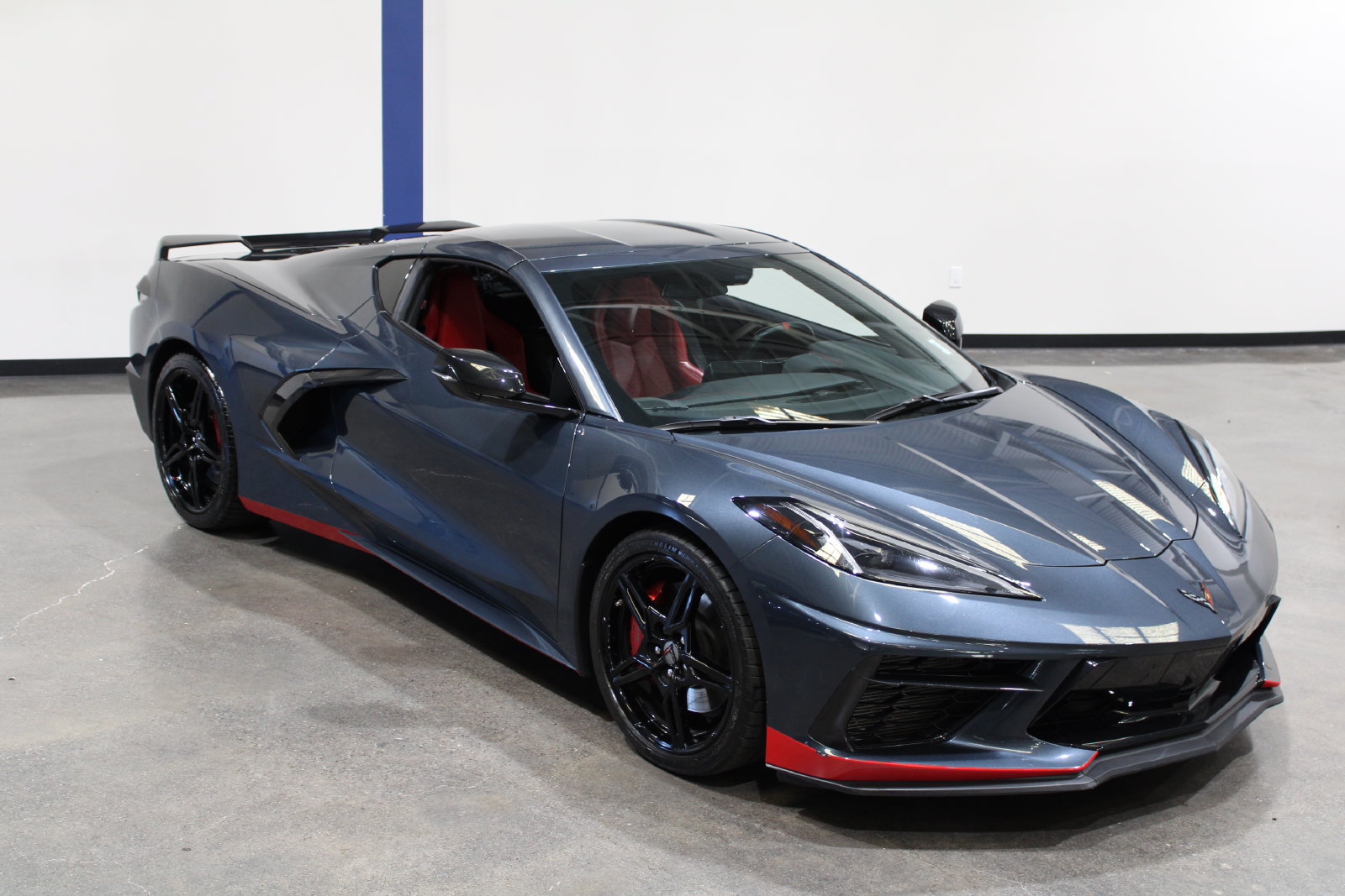 Used 2021 Chevrolet Corvette Stingray Coupe w/ Z51 Performance Package RWD image 5