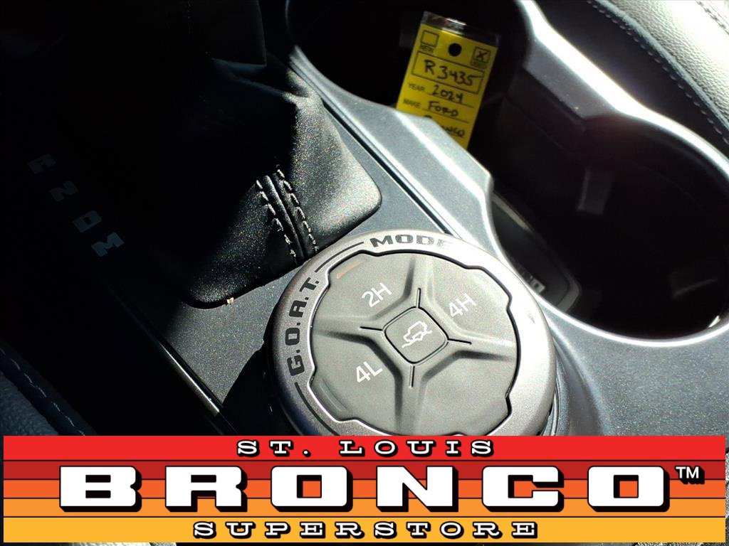 Used 2024 Ford Bronco Outer Banks image 10
