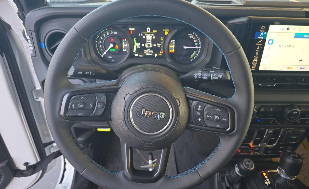 Used 2024 Jeep Wrangler Unlimited Rubicon 4xe AWD/4WD image 8