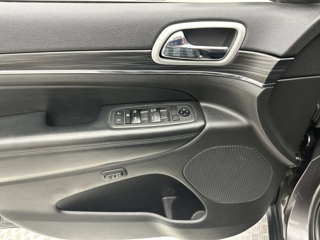 Used 2021 Jeep Grand Cherokee Limited AWD/4WD image 13