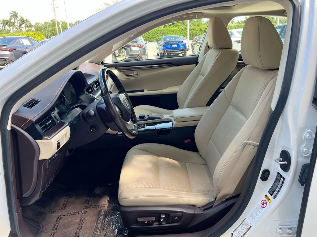 Used 2016 Lexus ES 350 w/ Premium Package w/Wood Trim FWD image 12