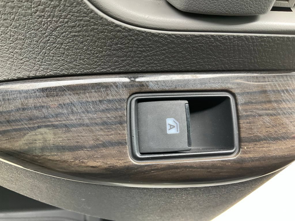Used 2015 Toyota Sienna XLE AWD/4WD image 32