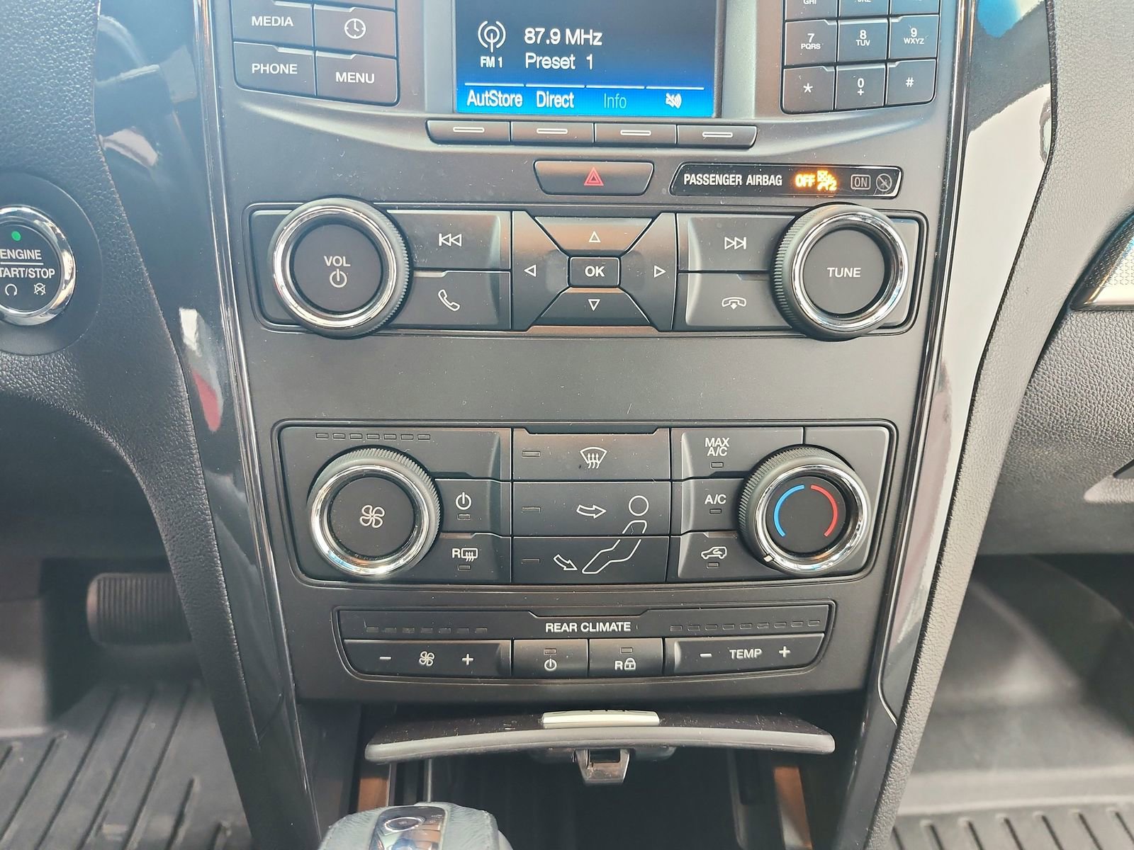 Used 2018 Ford Explorer XLT image 28