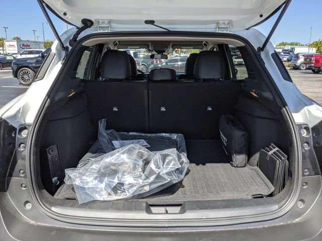 Certified 2025 Nissan Kicks SR image 15