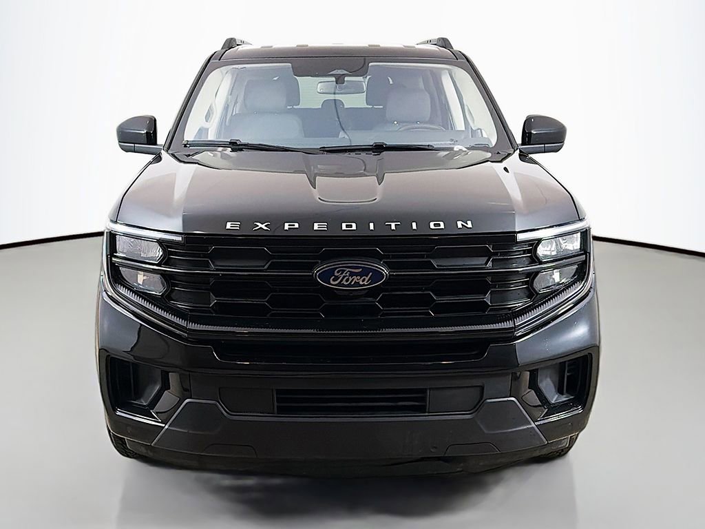 Used 2025 Ford Expedition Active AWD/4WD image 10