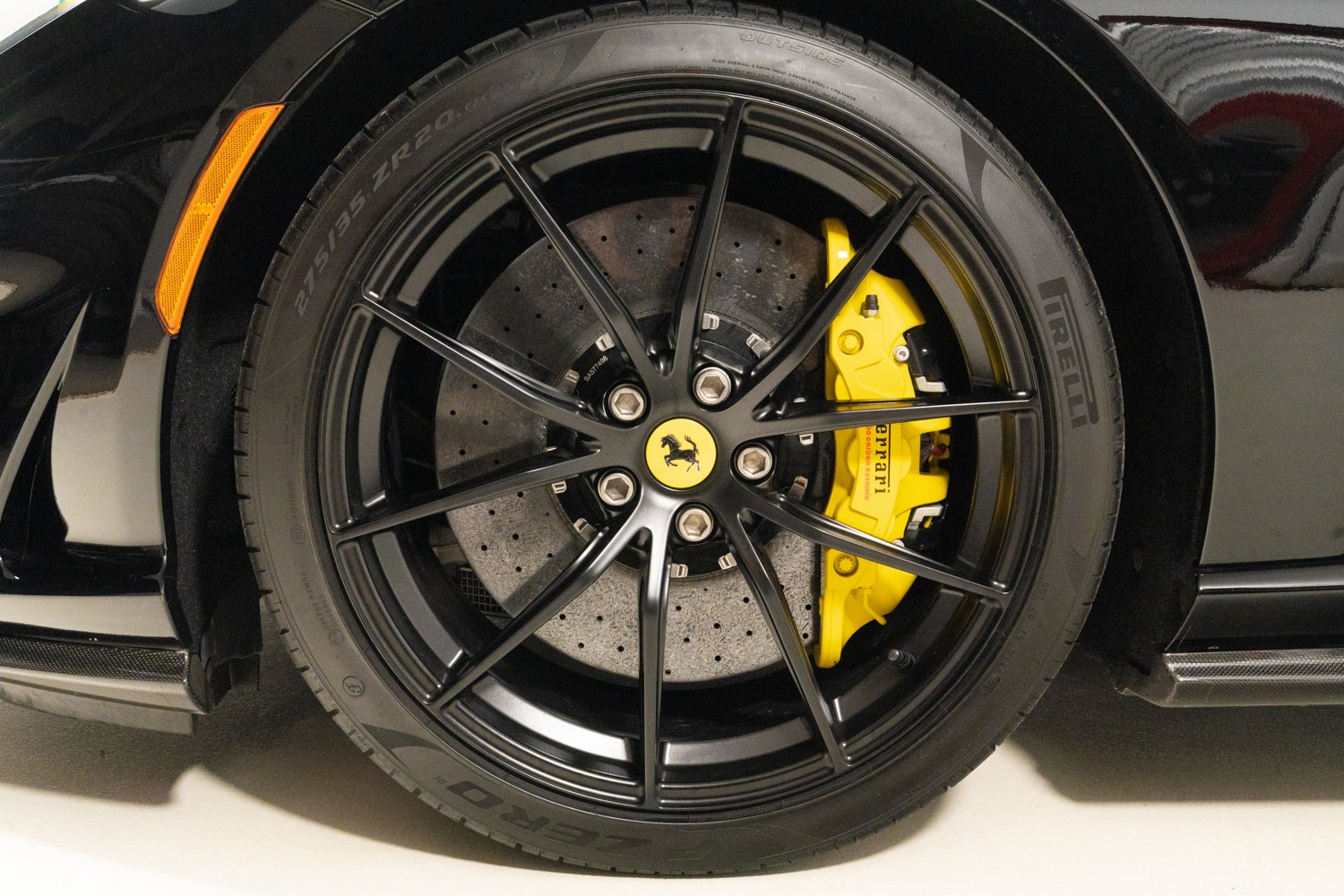 Used 2021 Ferrari 812 GTS image 22