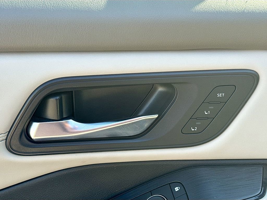 Used 2023 Nissan Rogue SL w/ SL Premium Package image 22